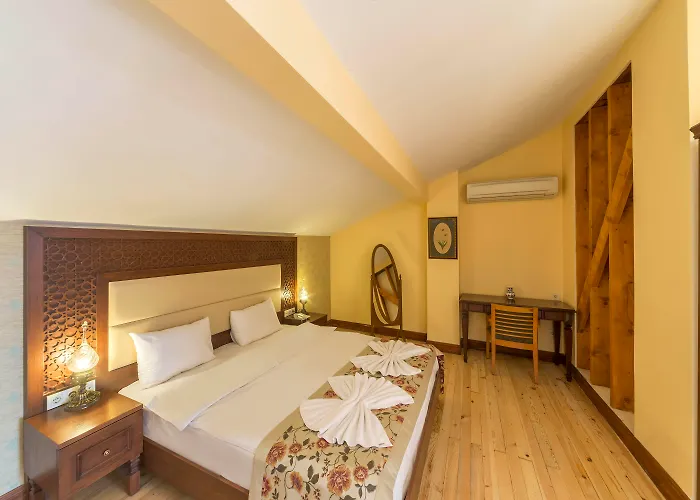 Lalinn Hotel